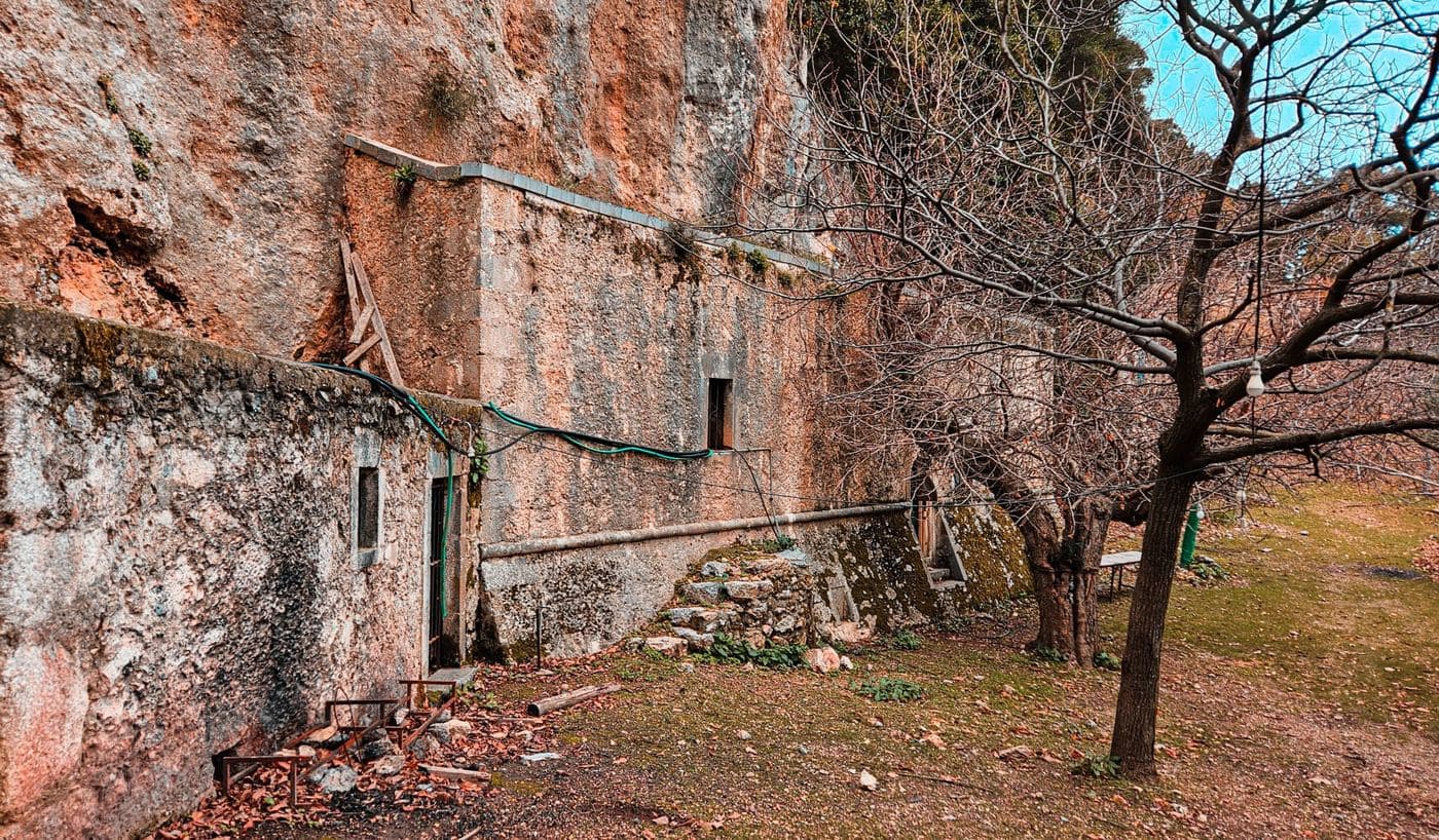 Agia Fotini Cave and Agia Anna church 2