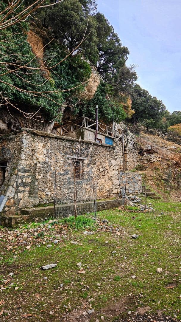 Agia Fotini Cave and Agia Anna church 3