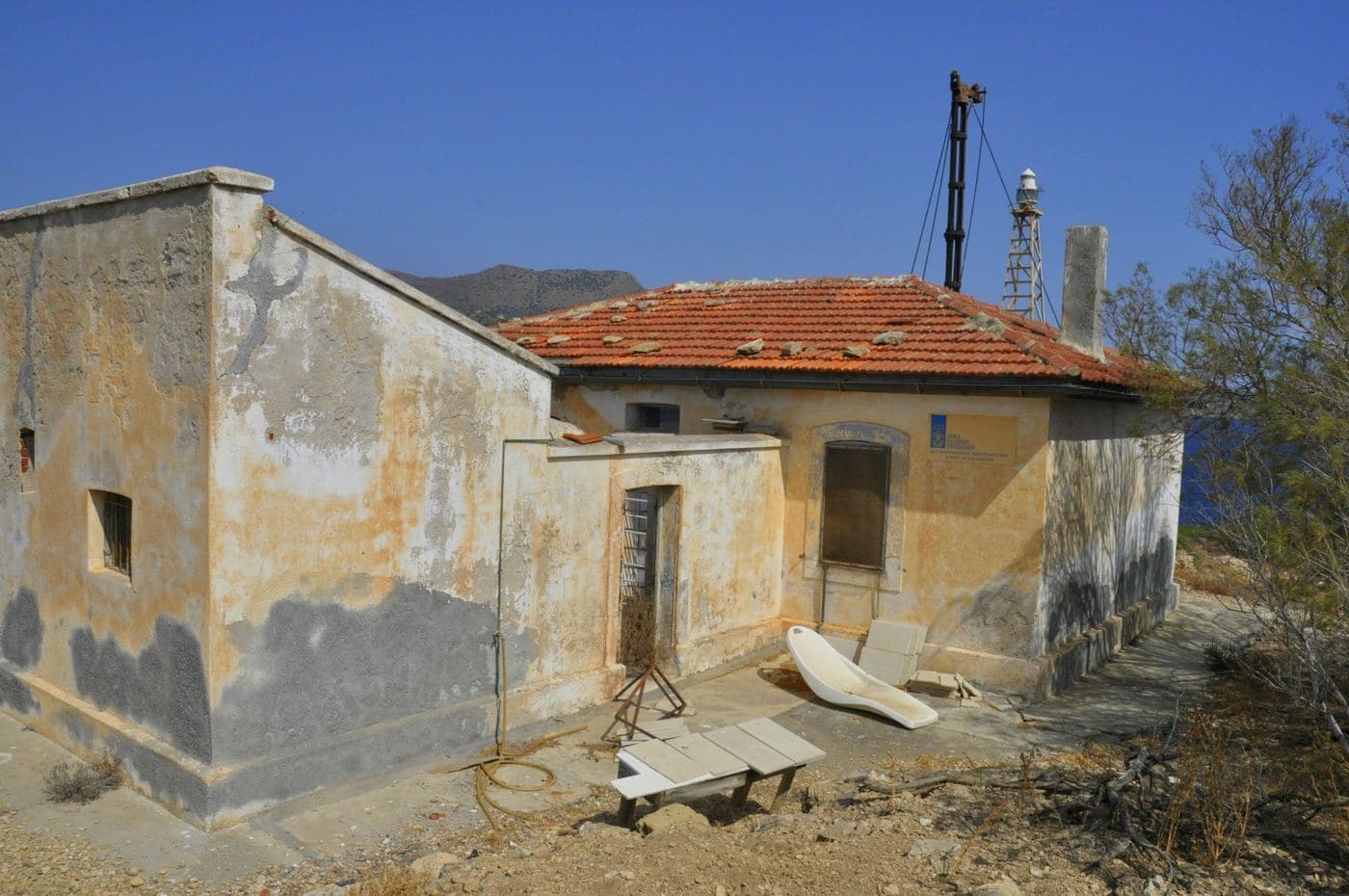 Agii Pantes Lighthouse 2