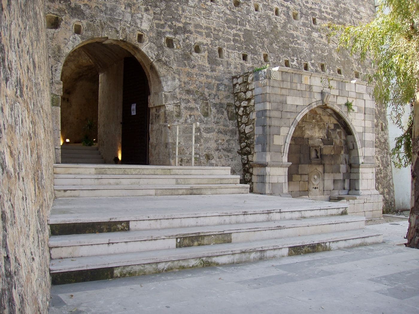 Saint George Gate (Maroulas) 2
