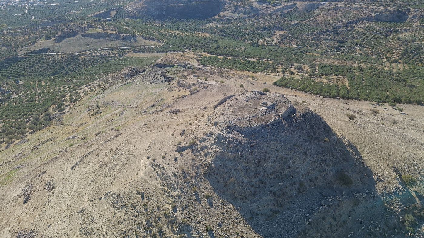 Fort Kenourgio Kasteli (Castel Nuovo)