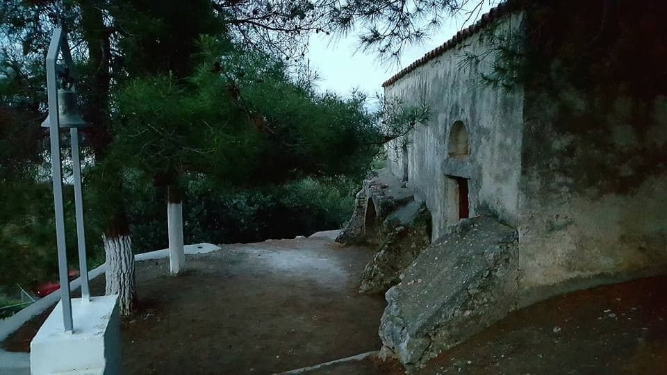 Church of Agios Georgios Kavousotis in Kritsa 2