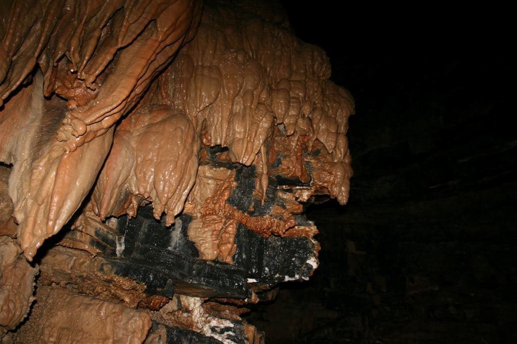 Drakolaki Cave