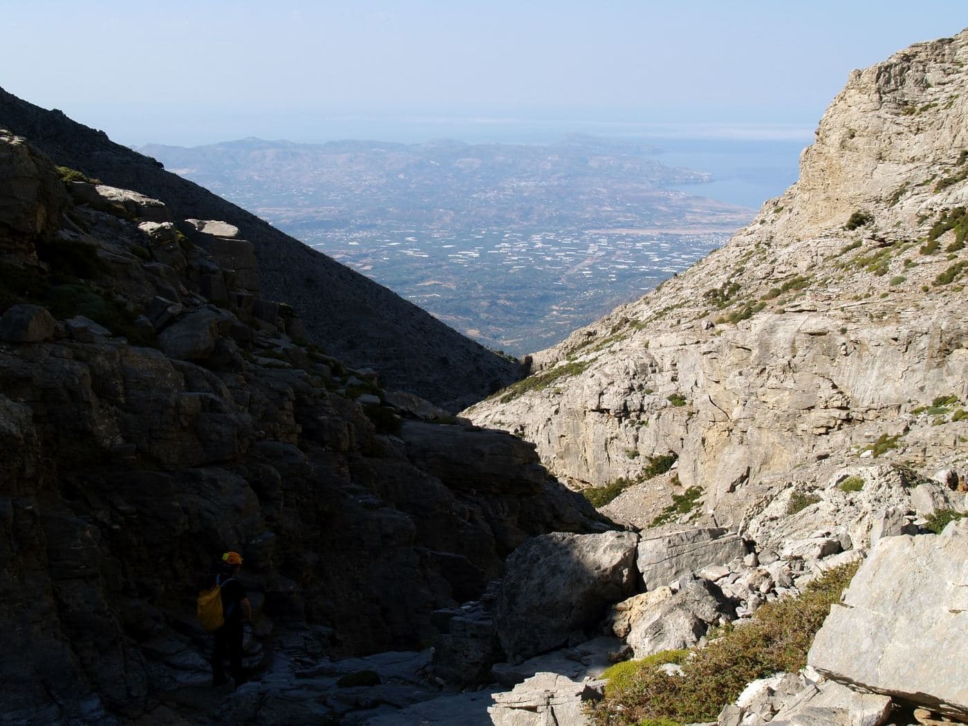 Kamares Gorge 2