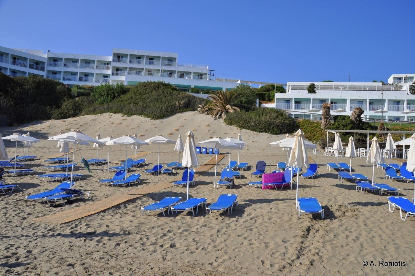 Lagoufa beach at Analipsis 3