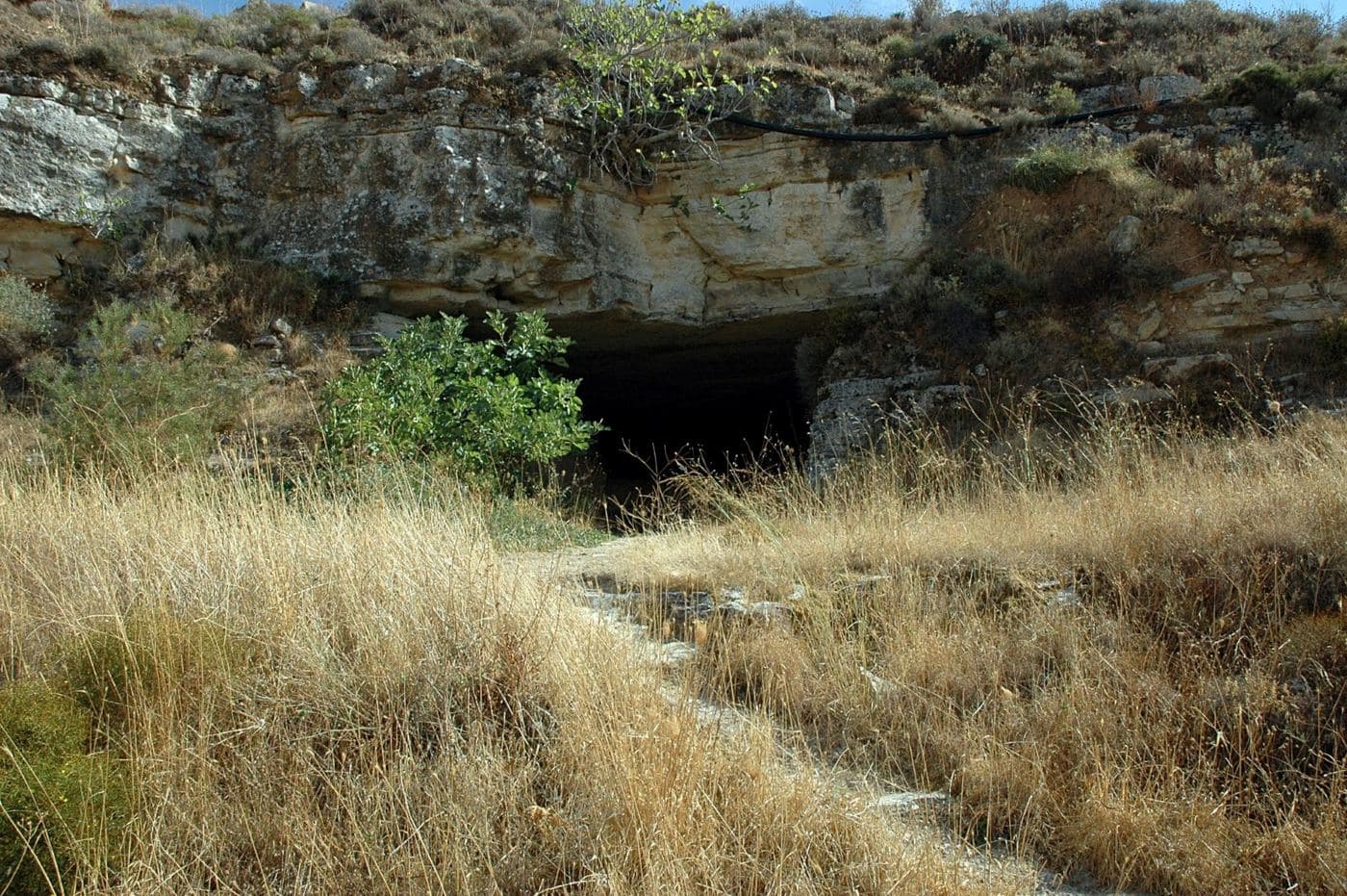 Lavyrinthaki Cave