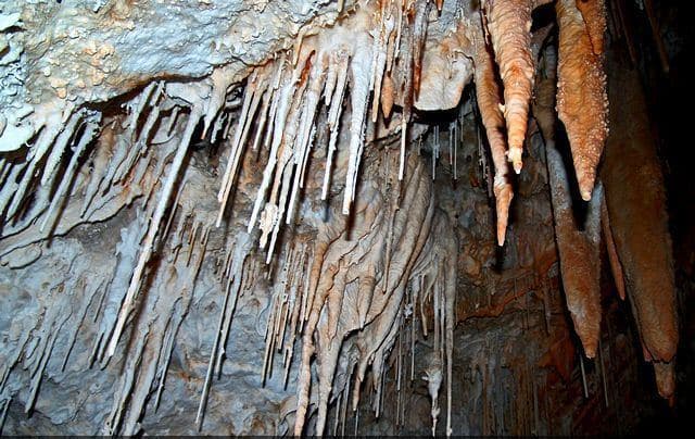 Samonas Cave