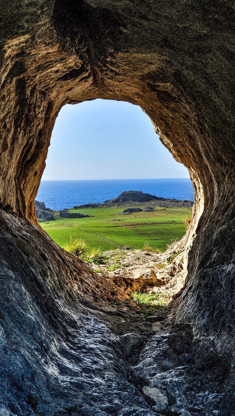 Tripiti hole at Skinaria