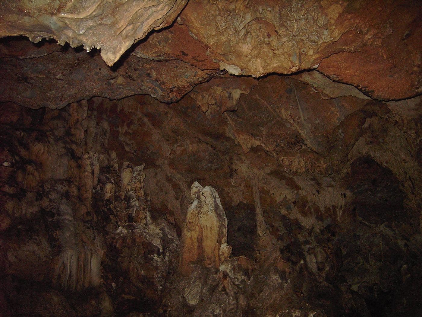 Agiasmatsi Cave at Kapsodasos 3