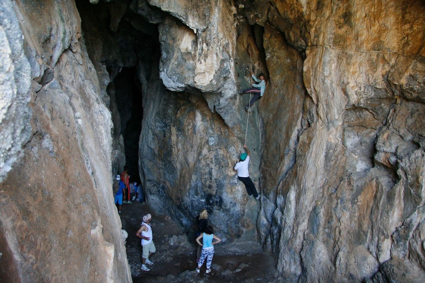 Cave Peristeras at Salamias 3