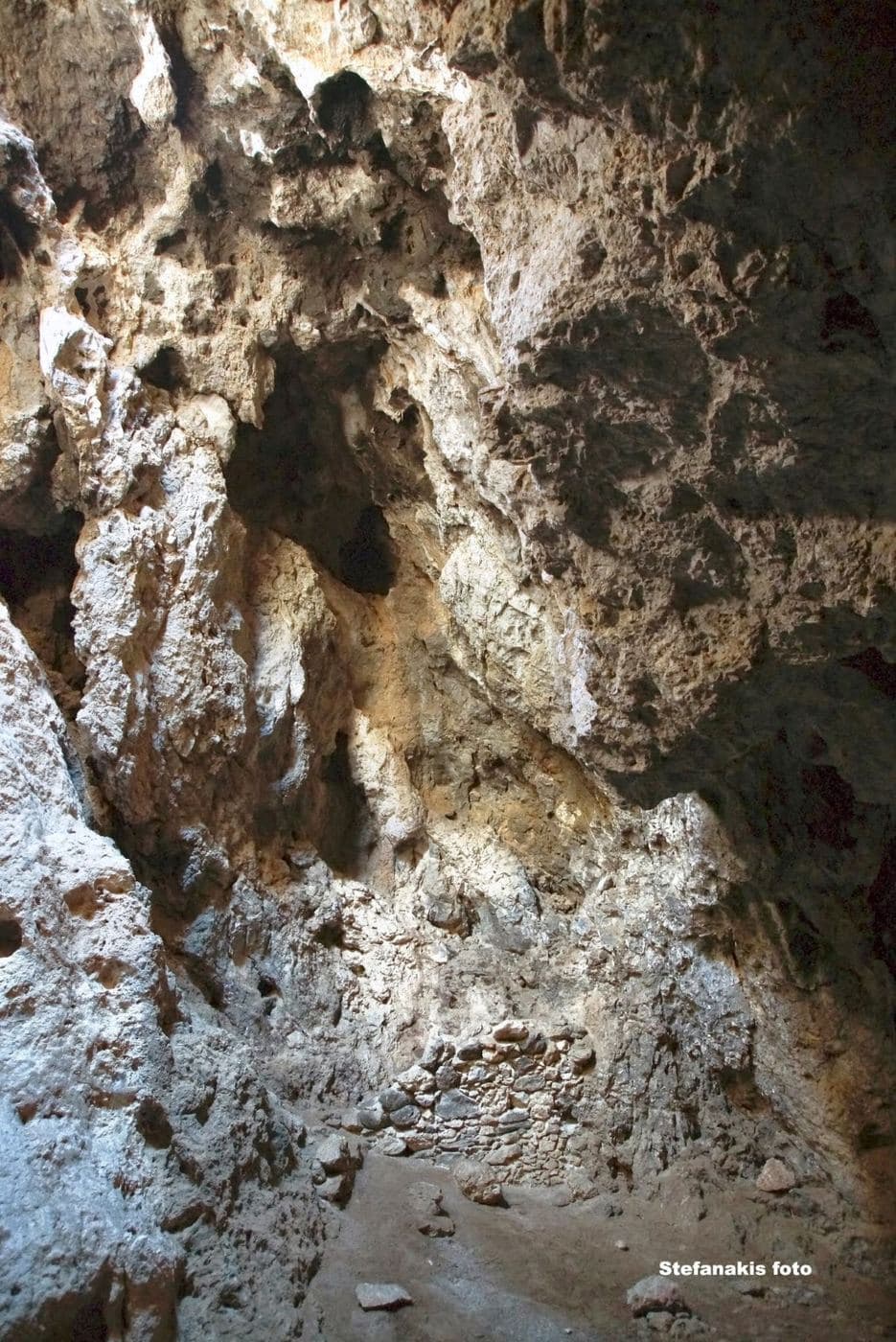 Goumenospilios Cave