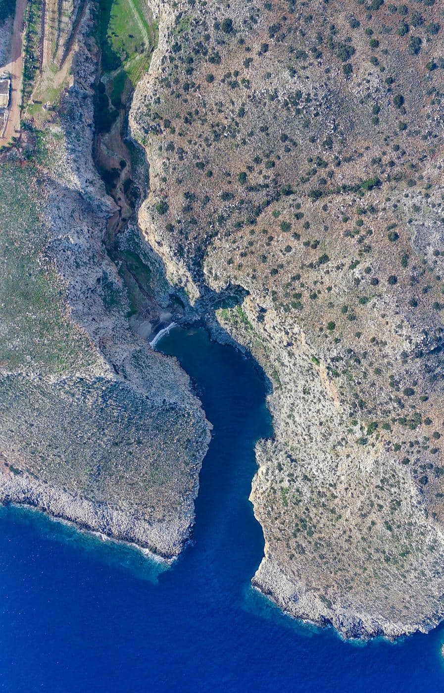 Manovas beach (Kouroupitos)