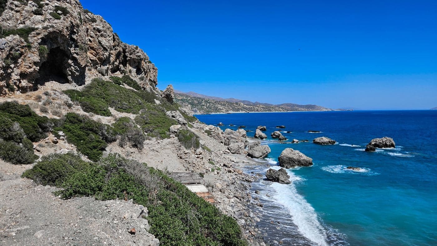 Pirgos beach, Kerames