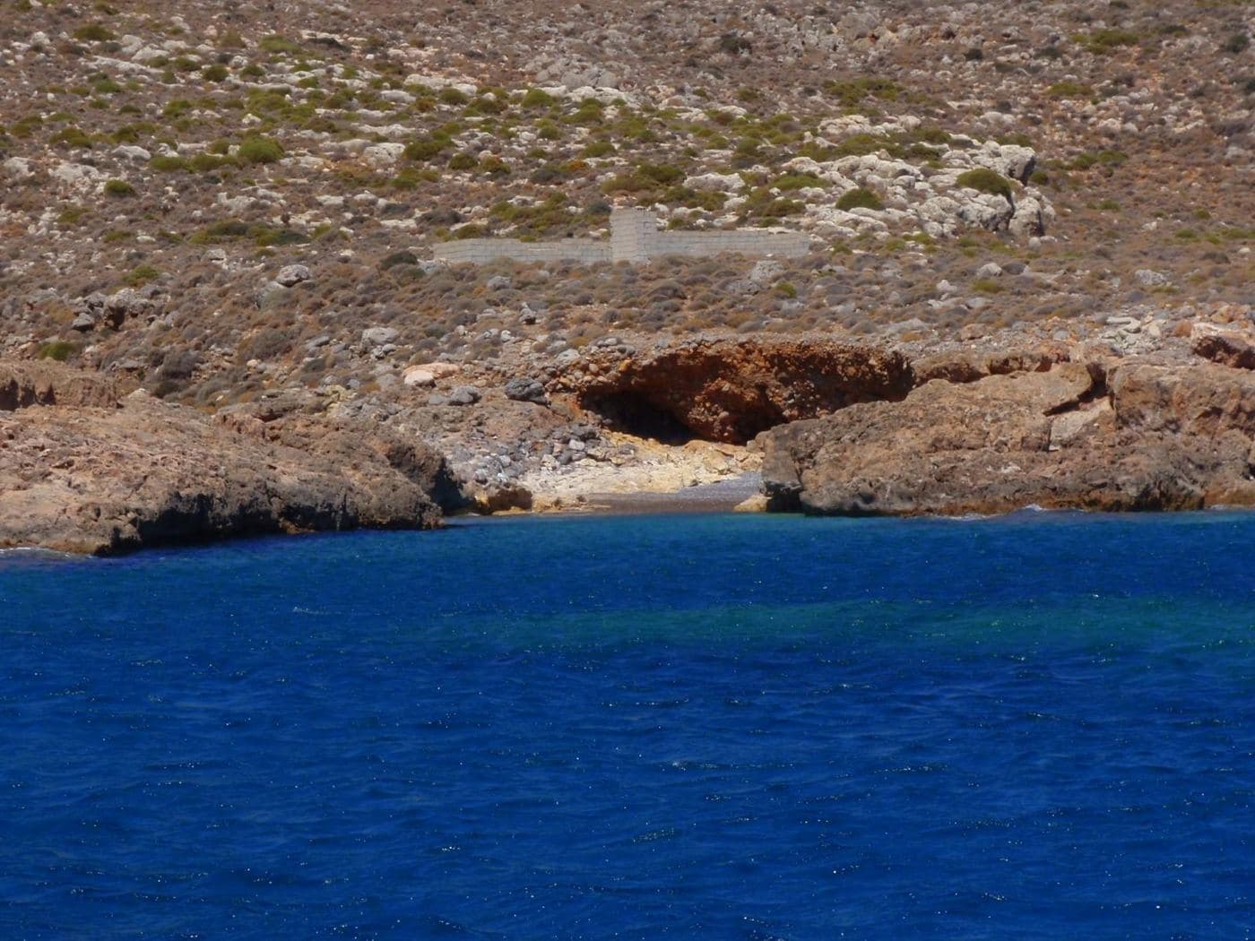 Roussospasma beach