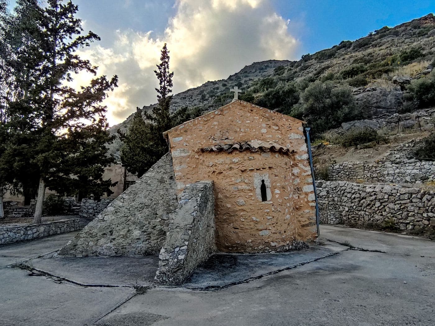 Saint George monastery at Finokalis