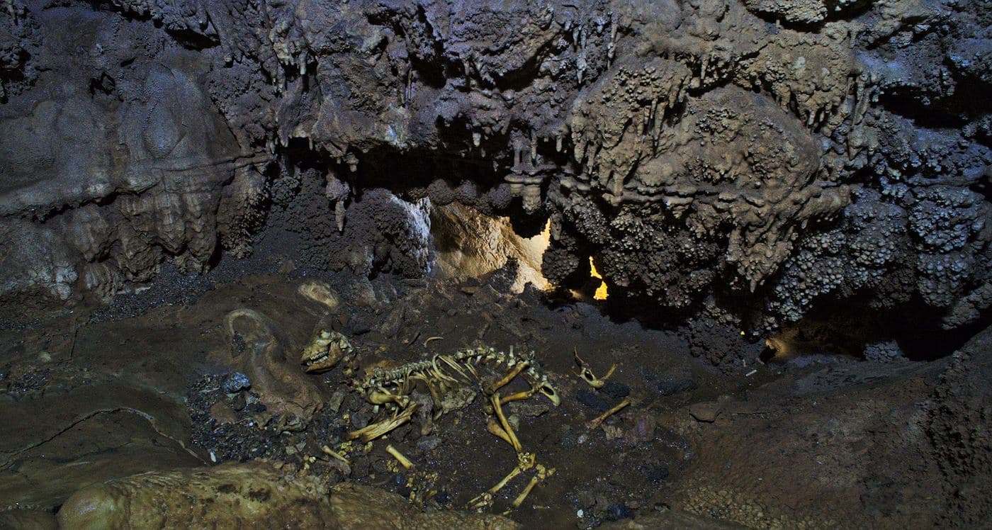 Tafkos Mavri pothole